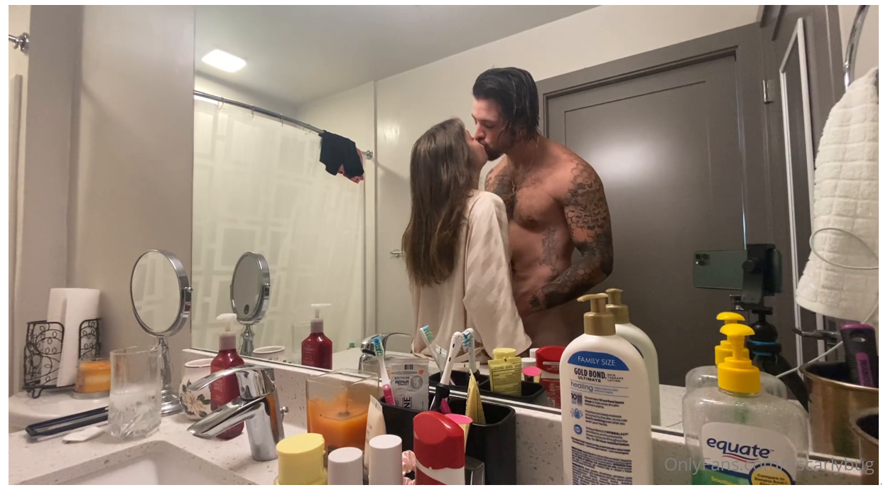 Lavynder Rain Fuck In Bathroom Video