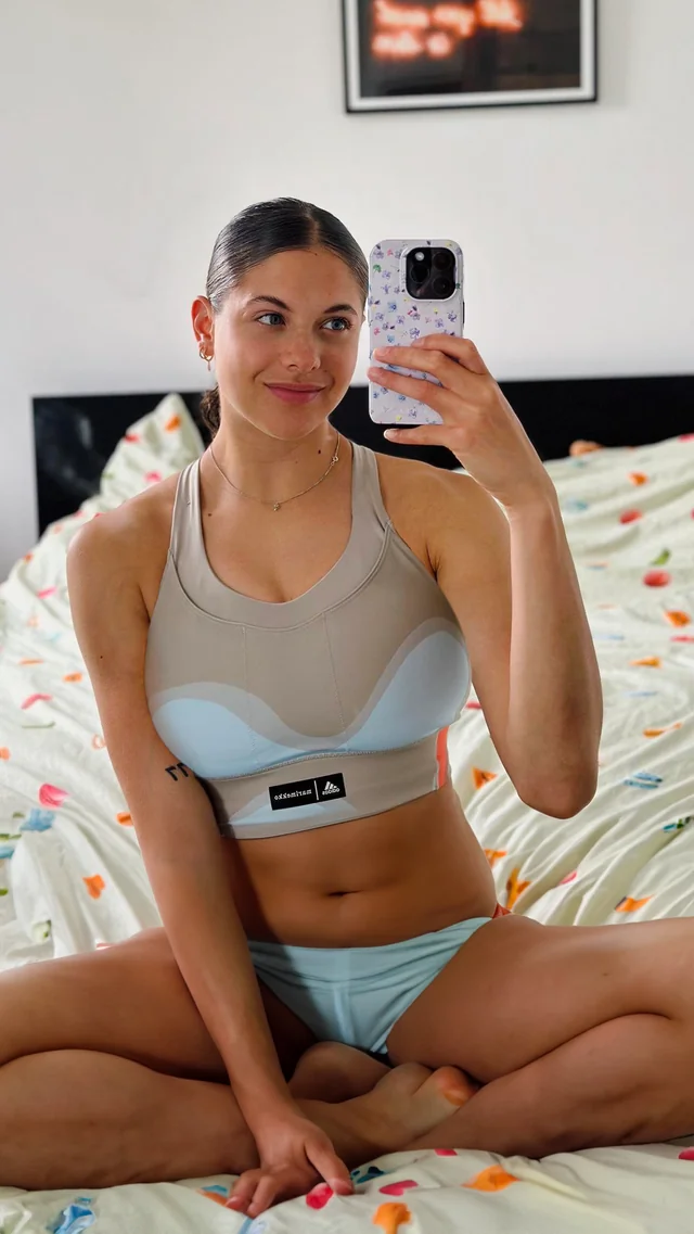 Zoe Sedney Nude Bikini